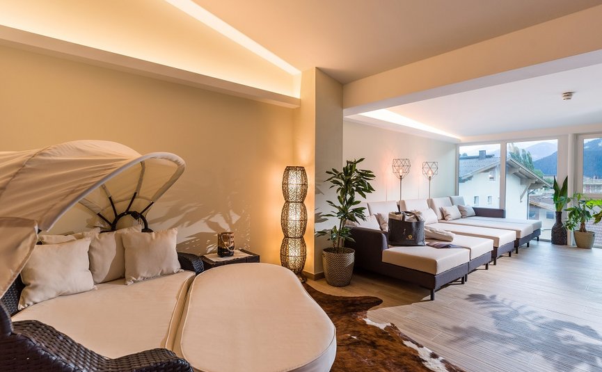 Hotel Sonnleiten *** Cozy lounge area with comfortable seating and plants